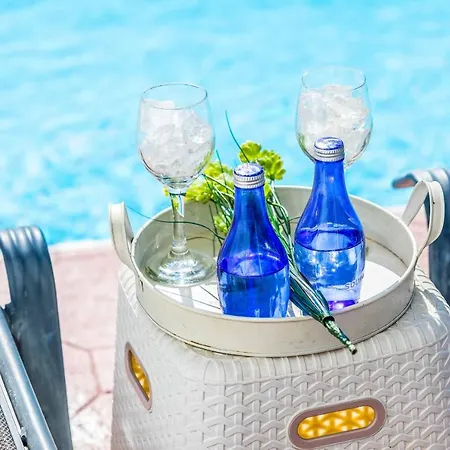 Thea Blue Bay Villa *